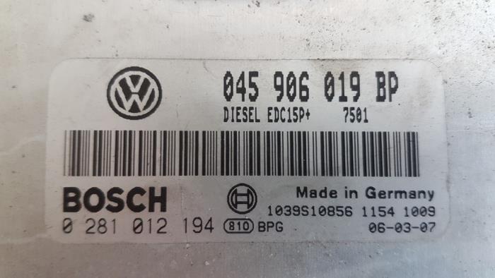 Zündschloss + Steuergerät van een Volkswagen Polo IV (9N1/2/3) 1.4 TDI 70 2006