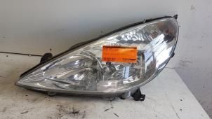 Used Headlight, left Peugeot 607 (9D/U) 2.7 HDi V6 24V Price € 145,00 Margin scheme offered by Autodemontagebedrijf Smit