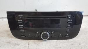Gebrauchte Radio CD Spieler Fiat Punto Evo (199) 1.3 JTD Multijet 85 16V Euro 5 Preis € 35,00 Margenregelung angeboten von Autodemontagebedrijf Smit
