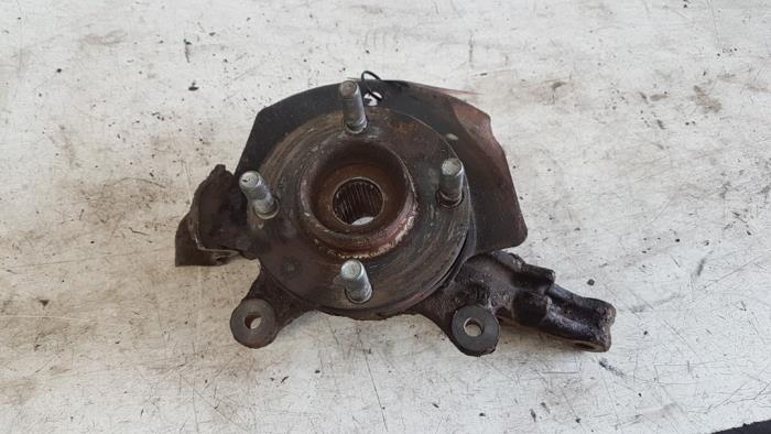 Knuckle, front right from a Nissan Almera (N15) 2.0 GTi 16V 1999