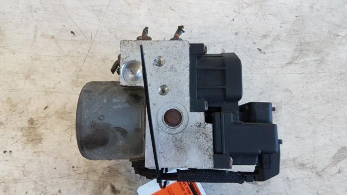 Używane Pompa ABS Rover Streetwise 1.4 16V Cena € 35,00 Procedura marży oferowane przez Autodemontagebedrijf Smit