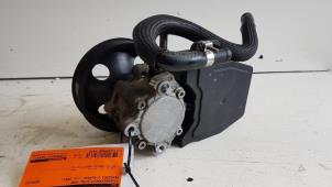Used Power steering pump Mercedes C Sportcoupé (C203) 2.0 C-180 16V Price € 70,00 Margin scheme offered by Autodemontagebedrijf Smit