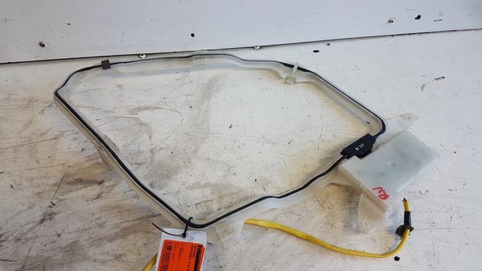 Używane Antena Mercedes S (W220) 3.2 S-320 18V Cena € 15,00 Procedura marży oferowane przez Autodemontagebedrijf Smit