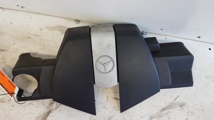 Used Engine cover Mercedes S (W220) 3.2 S-320 18V Price € 15,00 Margin scheme offered by Autodemontagebedrijf Smit
