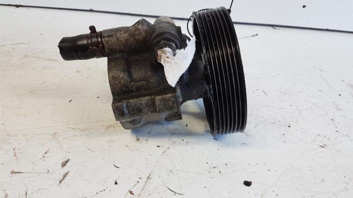 Usagé Pompe de direction Renault Espace (JK) 2.0 Turbo 16V Grand Espace Prix € 35,00 Règlement à la marge proposé par Autodemontagebedrijf Smit