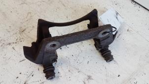 Used Front brake calliperholder, left Mercedes A (W169) 1.7 A-170 Price € 10,00 Margin scheme offered by Autodemontagebedrijf Smit