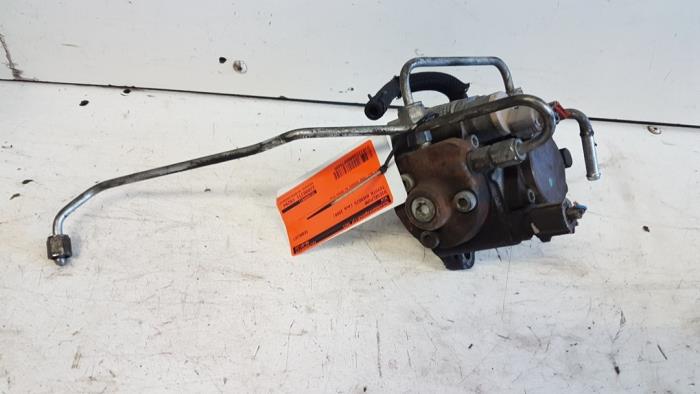 Begagnade Dieselpump Toyota Avensis (T25/B1B) 2.0 16V D-4D-F Pris på förfrågan erbjuds av Autodemontagebedrijf Smit