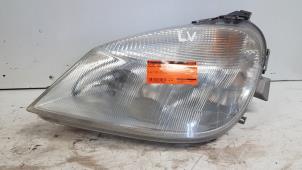 Used Headlight, left Mercedes Vaneo (W414) 1.9 Price € 50,00 Margin scheme offered by Autodemontagebedrijf Smit