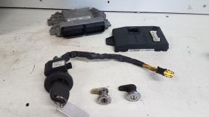 Used Ignition lock + computer Dacia Logan MCV (KS) 1.6 Price on request offered by Autodemontagebedrijf Smit