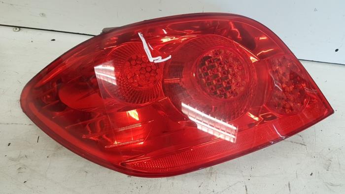Taillight, left from a Peugeot 307 (3A/C/D) 1.6 HDiF 16V 2006
