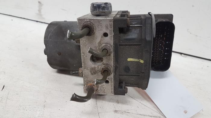 Begagnade ABS-pump Jaguar X-type 2.5 V6 24V Pris € 70,00 Marginaltabell erbjuds av Autodemontagebedrijf Smit