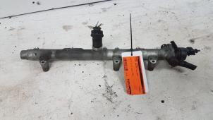 Used Fuel injector nozzle Hyundai Santa Fe I 2.0 CRDi 16V 4x4 Price € 50,00 Margin scheme offered by Autodemontagebedrijf Smit
