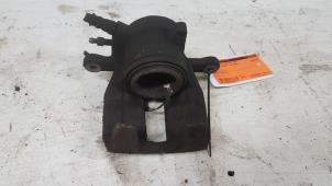 Used Front brake calliper, right Mercedes A (W169) 2.0 A-160 CDI 16V 5-Drs. Price € 25,00 Margin scheme offered by Autodemontagebedrijf Smit