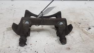 Used Front brake calliperholder, right Mercedes A (W169) 2.0 A-160 CDI 16V 5-Drs. Price € 10,00 Margin scheme offered by Autodemontagebedrijf Smit