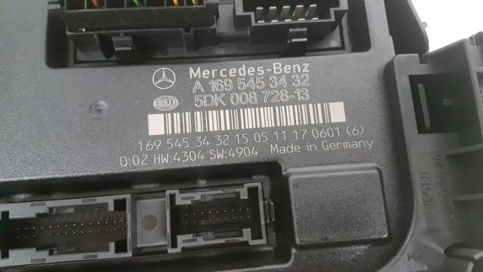 Zündschloss + Steuergerät van een Mercedes-Benz A (W169) 2.0 A-160 CDI 16V 5-Drs. 2006