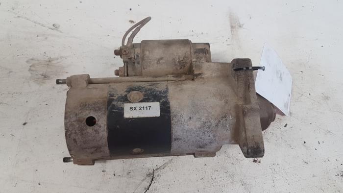 Starter from a Renault Master II (JD) 2.5 D T28 2000