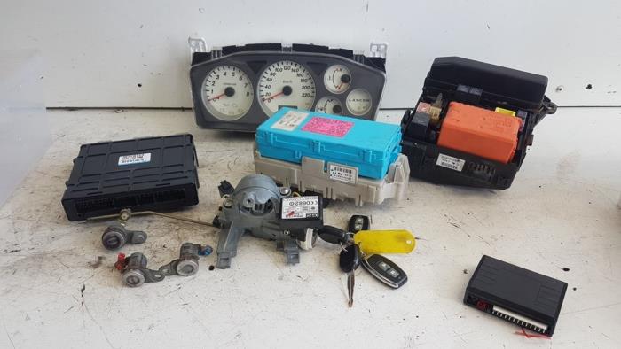 Used Ignition lock + computer Mitsubishi Lancer Wagon (CS/CT) 1.6 16V Price on request offered by Autodemontagebedrijf Smit