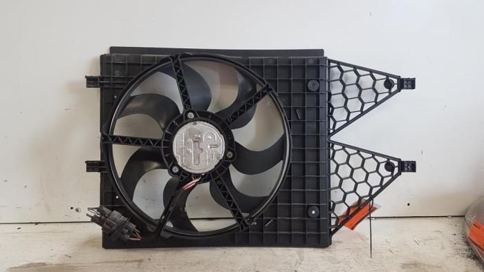 Gebrauchte Kühlerventilator Seat Ibiza ST (6J8) 1.2 TDI Ecomotive Preis € 40,00 Margenregelung angeboten von Autodemontagebedrijf Smit