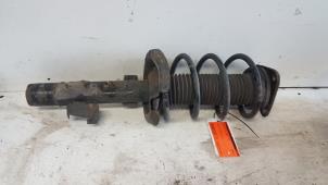 Used Front shock absorber rod, right Ford Focus 2 2.0 16V Price € 30,00 Margin scheme offered by Autodemontagebedrijf Smit