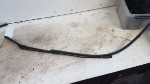 Usados Brazo delantero de limpiaparabrisas Peugeot 308 (4A/C) 1.6 HDi 16V Precio € 15,00 Norma de margen ofrecido por Autodemontagebedrijf Smit
