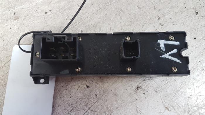 Multi-functional window switch from a Ford Focus C-Max 1.8 16V 2004