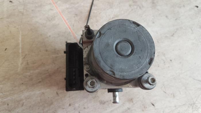 ABS pump from a Fiat Punto II (188) 1.2 60 S 2004