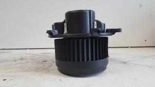 Used Heating and ventilation fan motor Mercedes C Combi (S203) 2.2 C-200 CDI 16V Price € 25,00 Margin scheme offered by Autodemontagebedrijf Smit