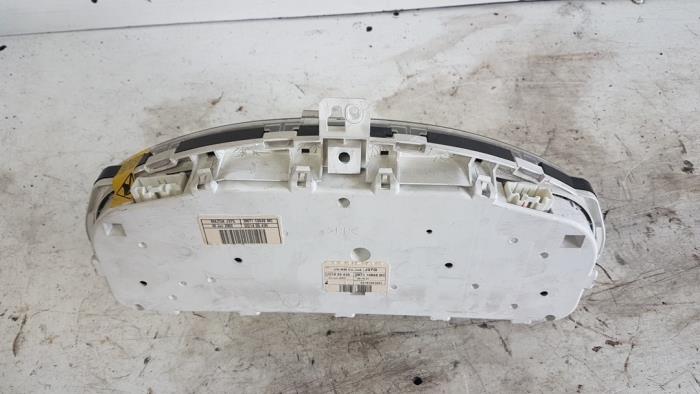 Instrument panel from a Mazda 2 (NB/NC/ND/NE) 1.4 16V 2003