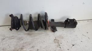 Used Front shock absorber rod, right Renault Clio III (BR/CR) 1.5 dCi FAP Price € 25,00 Margin scheme offered by Autodemontagebedrijf Smit