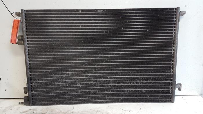 Usagé Radiateur clim Saab 9-3 II Sport Sedan (YS3F) 1.8t 16V Prix € 45,00 Règlement à la marge proposé par Autodemontagebedrijf Smit