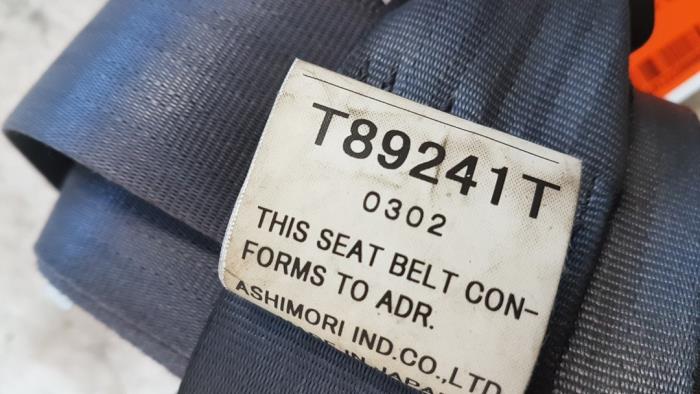 Front seatbelt, left from a Mazda Premacy 1.8 16V 2002
