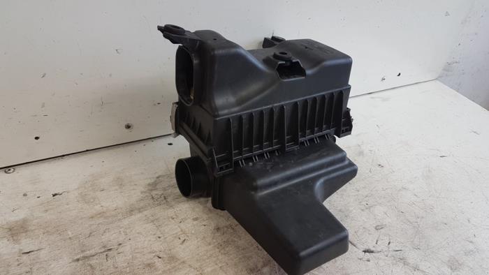 Begagnade Luftfilterhus Mitsubishi Colt (Z2/Z3) 1.5 16V CZ3 Pris € 15,00 Marginaltabell erbjuds av Autodemontagebedrijf Smit