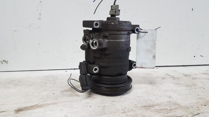 Air conditioning pump from a Chrysler PT Cruiser 2.0 16V 2001