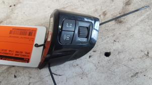 Usados Interruptor de mando de volante Opel Astra H (L48) 1.7 CDTi 16V Precio de solicitud ofrecido por Autodemontagebedrijf Smit