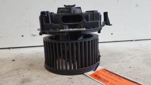 Used Heating and ventilation fan motor Renault Megane II Grandtour (KM) 1.6 16V Price € 25,00 Margin scheme offered by Autodemontagebedrijf Smit