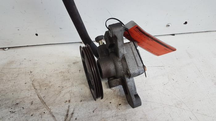 Begagnade Servostyrningspump Honda Logo (GA33) 1.3 Pris € 30,00 Marginaltabell erbjuds av Autodemontagebedrijf Smit