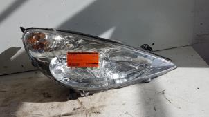 Used Headlight, right Peugeot 607 (9D/U) 2.7 HDi V6 24V Price € 145,00 Margin scheme offered by Autodemontagebedrijf Smit