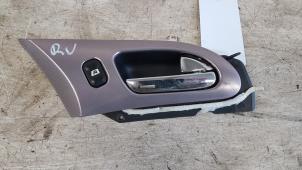 Used Front door handle 4-door, right Peugeot 607 (9D/U) 2.7 HDi V6 24V Price on request offered by Autodemontagebedrijf Smit
