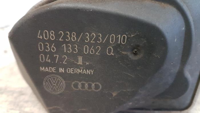 Throttle body from a Volkswagen Touran (1T1/T2) 1.6 FSI 16V 2004