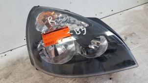 Used Headlight, right Renault Clio II (BB/CB) 1.2 16V Price € 20,00 Margin scheme offered by Autodemontagebedrijf Smit