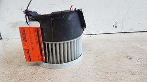 Used Heating and ventilation fan motor Peugeot 407 SW (6E) 1.8 16V Price € 15,00 Margin scheme offered by Autodemontagebedrijf Smit
