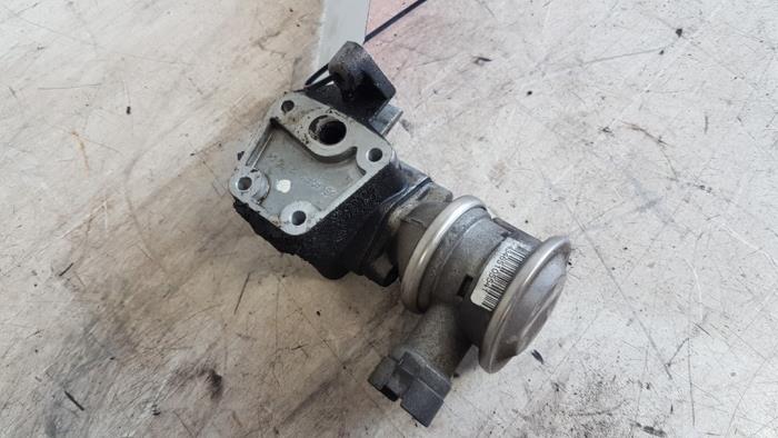 EGR valve from a Seat Leon (1P1) 1.6 2006