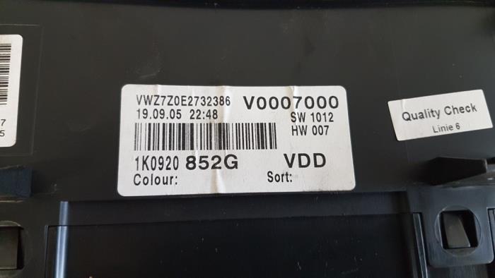 Ignition lock + computer from a Volkswagen Golf V (1K1) 1.4 16V 2005