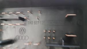 Ignition lock + computer from a Volkswagen Golf V (1K1) 1.4 16V 2005
