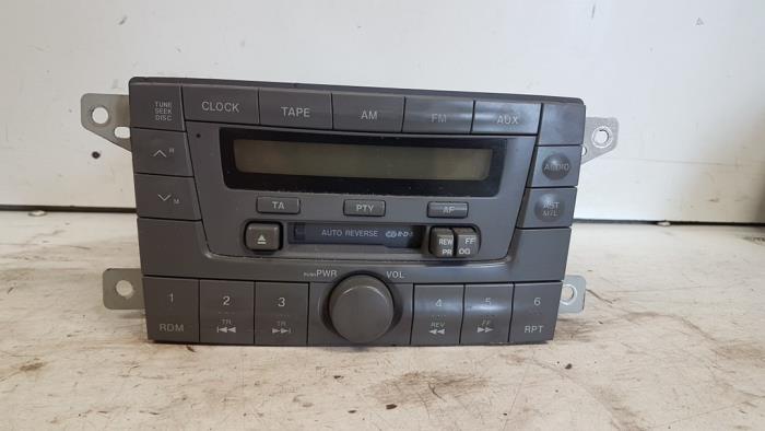Radio/Cassette d'un Mazda Premacy 1.8 16V 1999