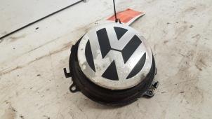 Usagé Poignée hayon Volkswagen Golf V (1K1) 1.4 FSI 16V Prix € 15,00 Règlement à la marge proposé par Autodemontagebedrijf Smit