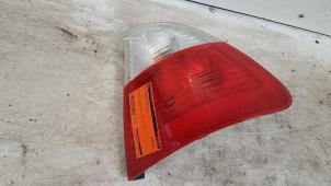 Used Taillight, right BMW 3 serie Touring (E46/3) 318i 16V Price € 25,00 Margin scheme offered by Autodemontagebedrijf Smit