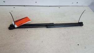 Used Set of tailgate gas struts Alfa Romeo 146 (930B) 1.4 Twin Spark 16V Price on request offered by Autodemontagebedrijf Smit