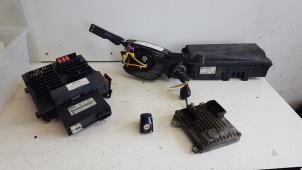 Used Ignition lock + computer Opel Signum (F48) 2.2 DGI 16V Price on request offered by Autodemontagebedrijf Smit