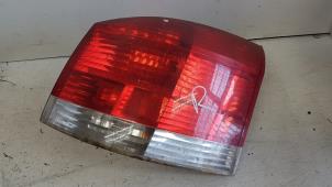 Used Taillight, right Opel Signum (F48) 2.2 DGI 16V Price € 20,00 Margin scheme offered by Autodemontagebedrijf Smit